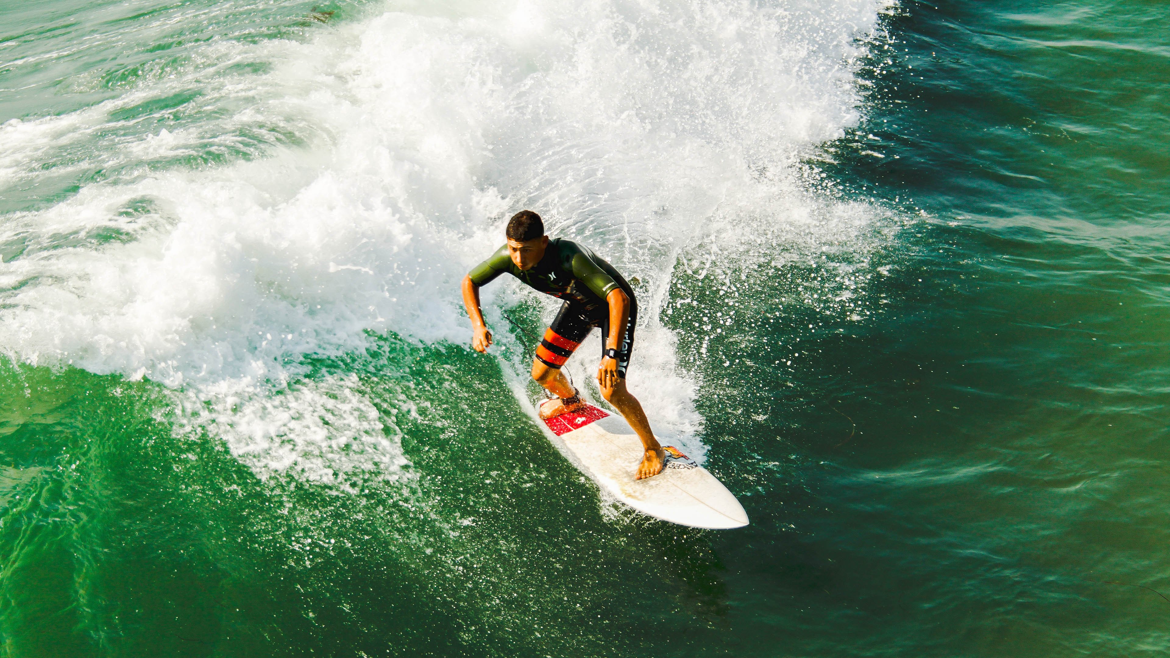 范弗利特单节18分导演逆转风暴,老鹰第三节狂轰40分击碎魔术