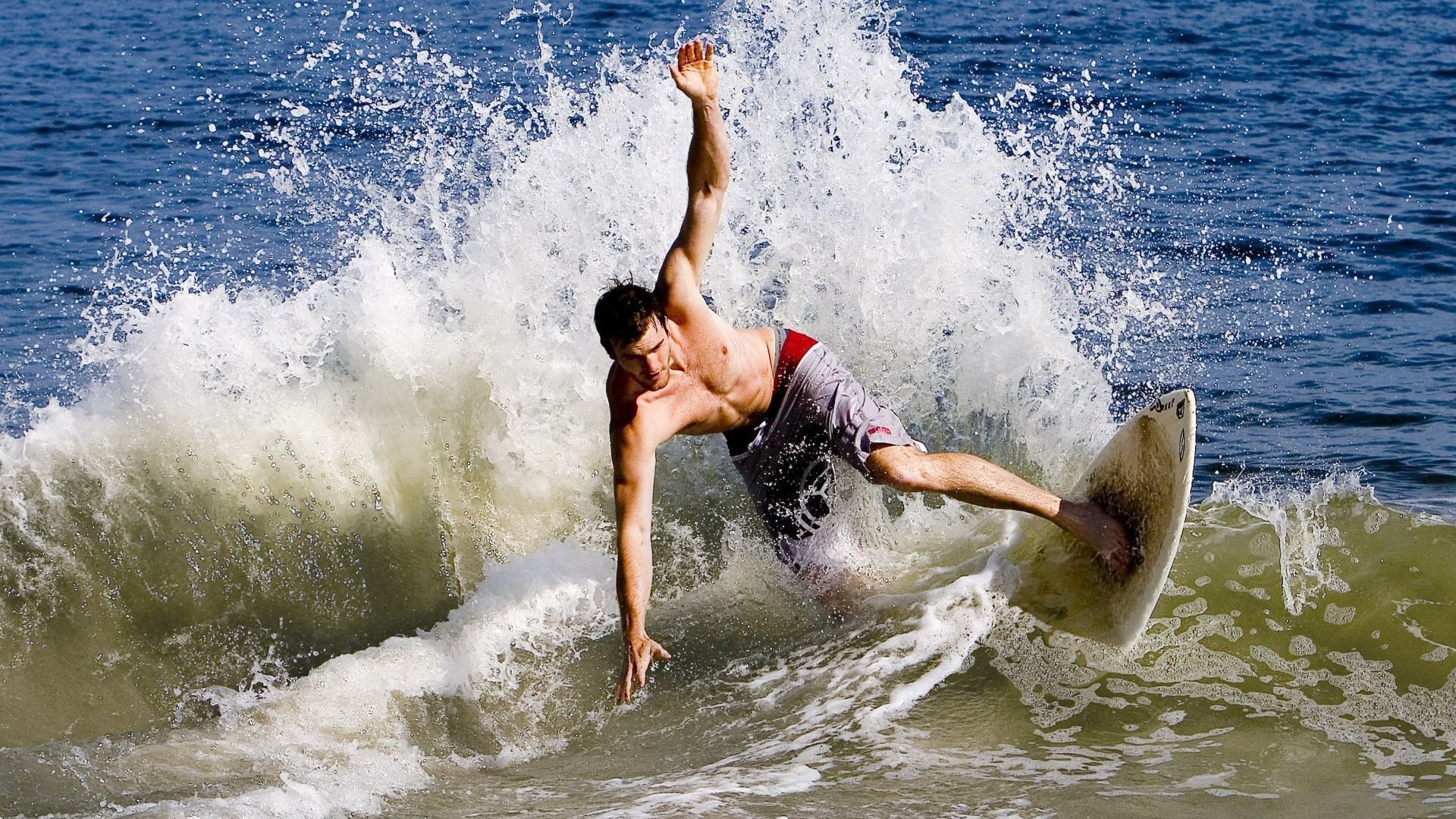 布伦森爆发!热火加时鏖战力克广东,一场跨越文化的篮球对话