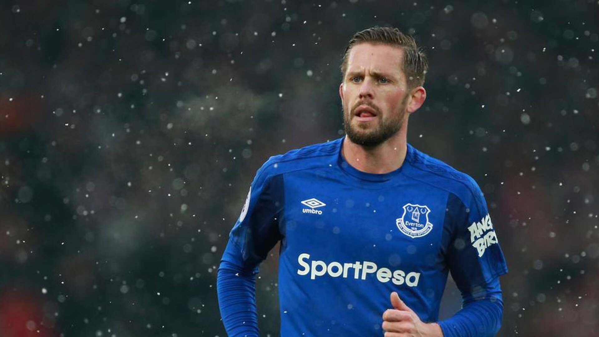 奥斯梅恩刷新纪录,委内瑞拉稳稳拿下中国,当足球成为一面镜子